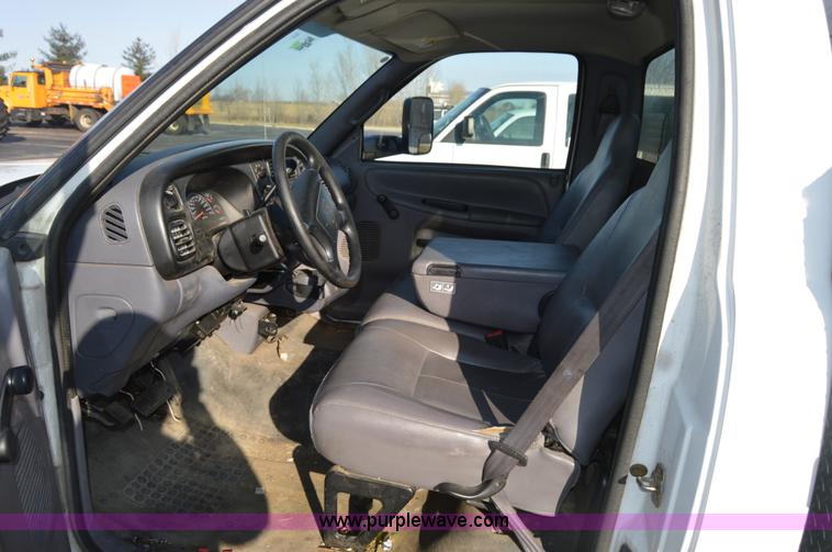 image for item I6909 2002 Dodge Ram 3500 utility truck