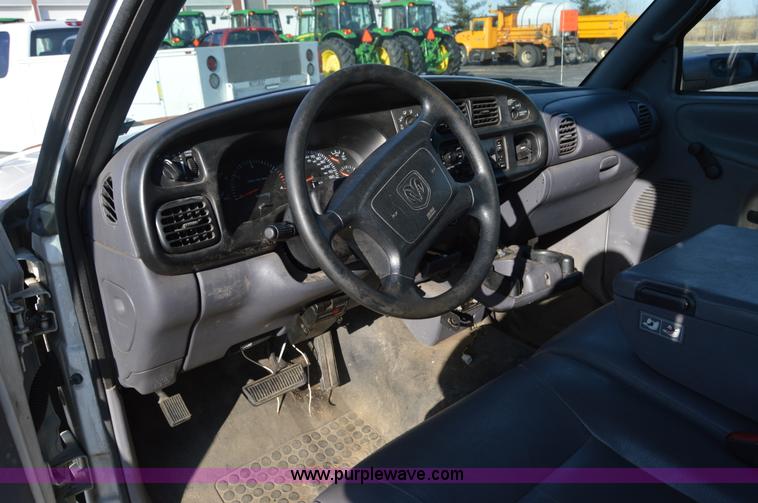 image for item I6909 2002 Dodge Ram 3500 utility truck