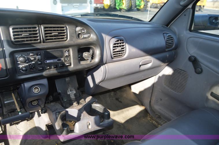 image for item I6909 2002 Dodge Ram 3500 utility truck