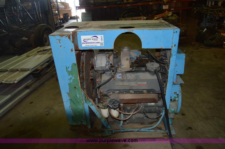image for item I6912 Cummins stationary engine