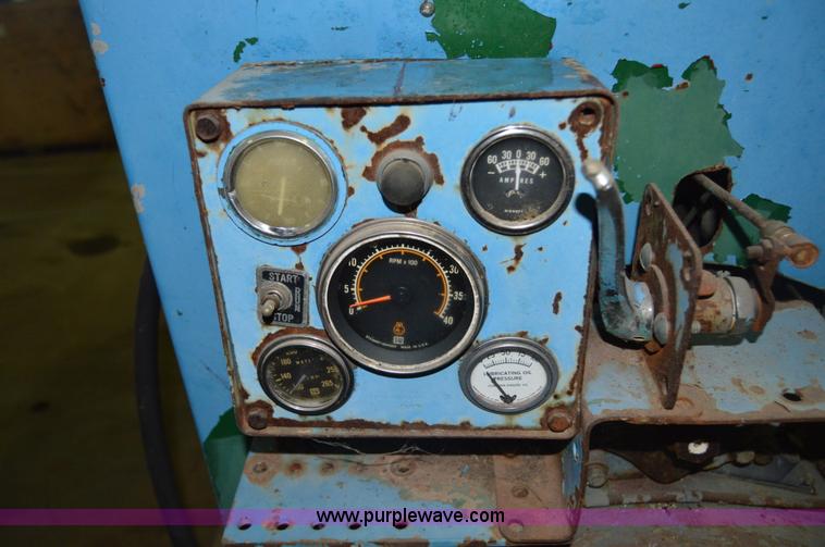 image for item I6912 Cummins stationary engine