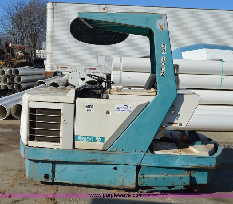 image for item I6915 Tennant 528 self-propelled sweeper