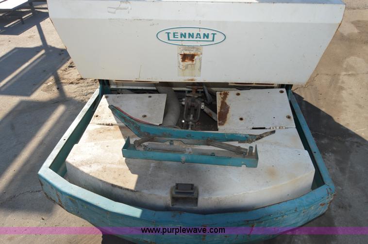 image for item I6915 Tennant 528 self-propelled sweeper