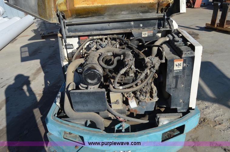 image for item I6915 Tennant 528 self-propelled sweeper