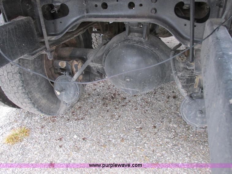 image for item I8821 1993 International 4900 vacuum truck