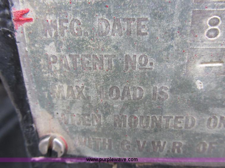 image for item I8821 1993 International 4900 vacuum truck