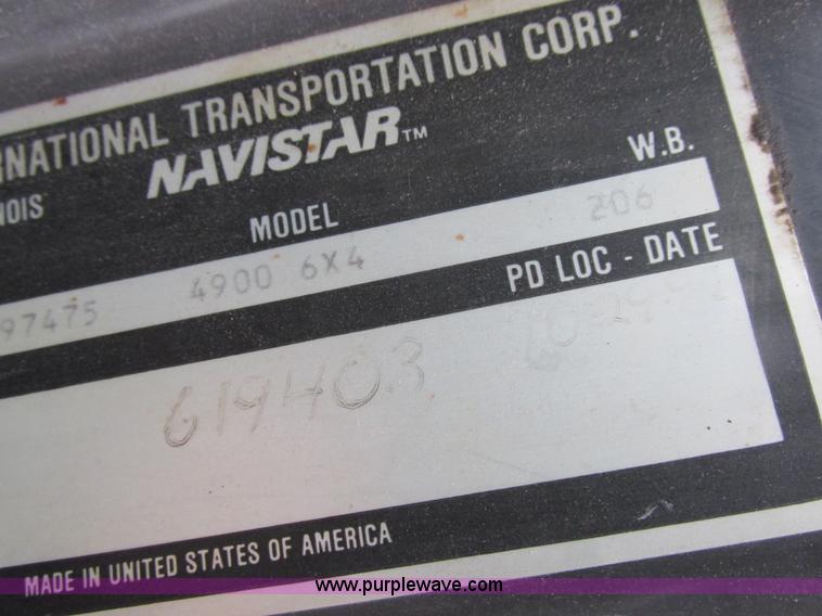 image for item I8821 1993 International 4900 vacuum truck