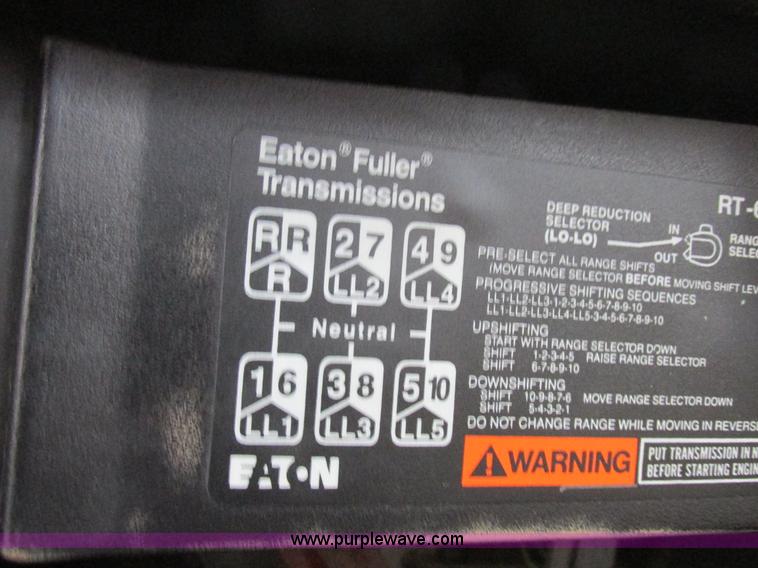 image for item I8821 1993 International 4900 vacuum truck