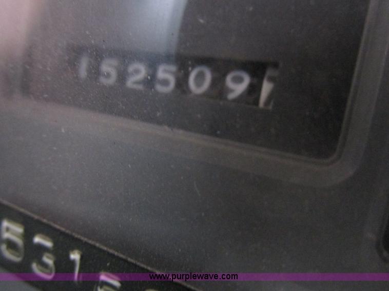 image for item I8821 1993 International 4900 vacuum truck