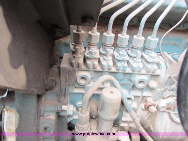 image for item I8821 1993 International 4900 vacuum truck