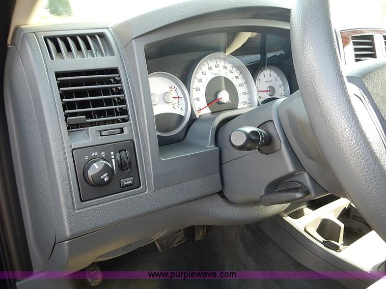 image for item J3051 2005 Dodge Dakota SLT pickup truck