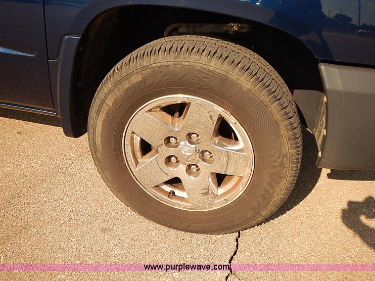 image for item J3051 2005 Dodge Dakota SLT pickup truck