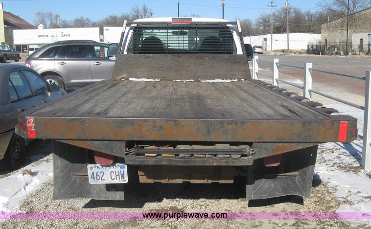 image for item K2772 2003 Ford F450 Super Duty XL flatbed truck