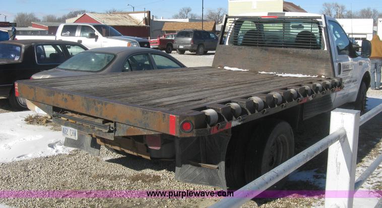 image for item K2772 2003 Ford F450 Super Duty XL flatbed truck