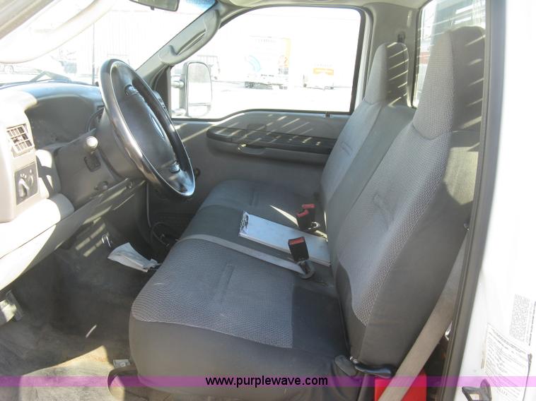 image for item K2772 2003 Ford F450 Super Duty XL flatbed truck