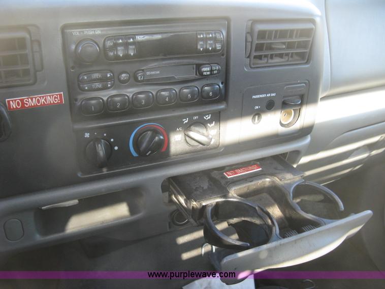 image for item K2772 2003 Ford F450 Super Duty XL flatbed truck