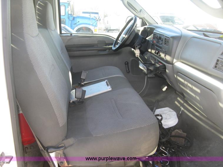 image for item K2772 2003 Ford F450 Super Duty XL flatbed truck