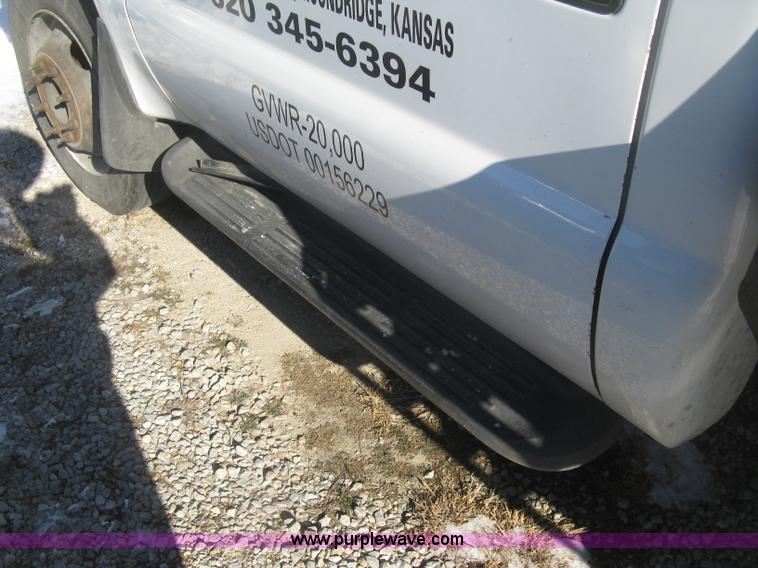 image for item K2772 2003 Ford F450 Super Duty XL flatbed truck