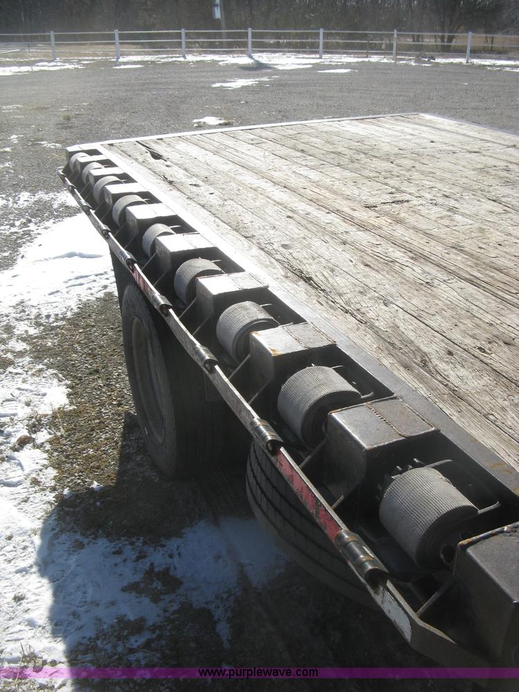 image for item K2772 2003 Ford F450 Super Duty XL flatbed truck