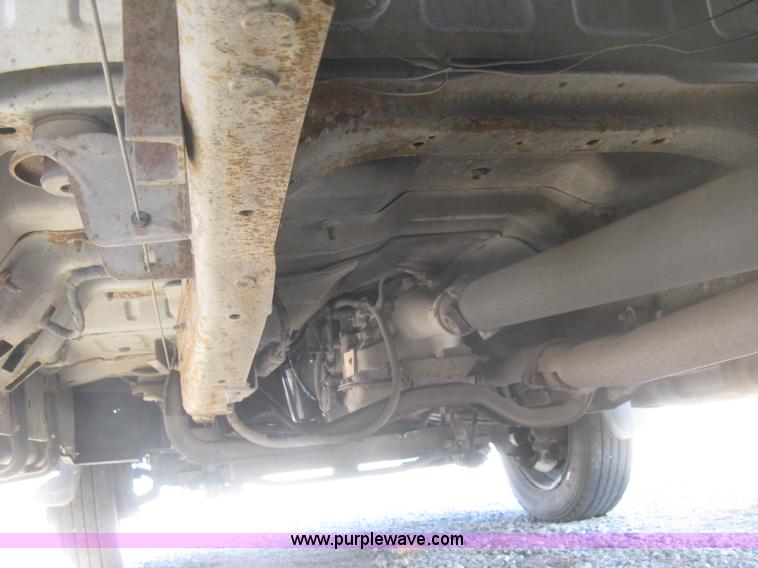 image for item K2772 2003 Ford F450 Super Duty XL flatbed truck