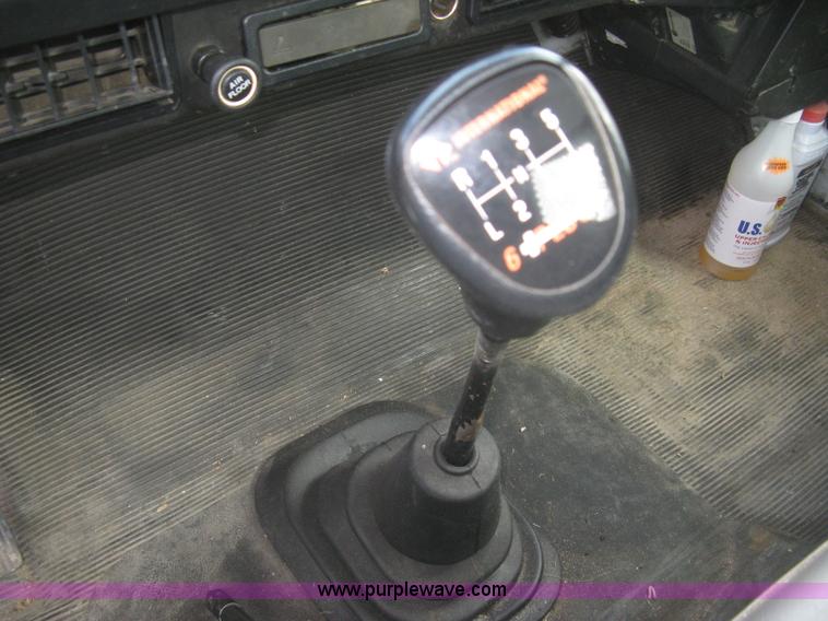 image for item K2773 2000 International 4700 flatbed truck