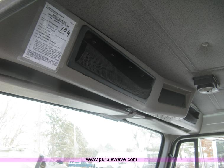 image for item K2773 2000 International 4700 flatbed truck