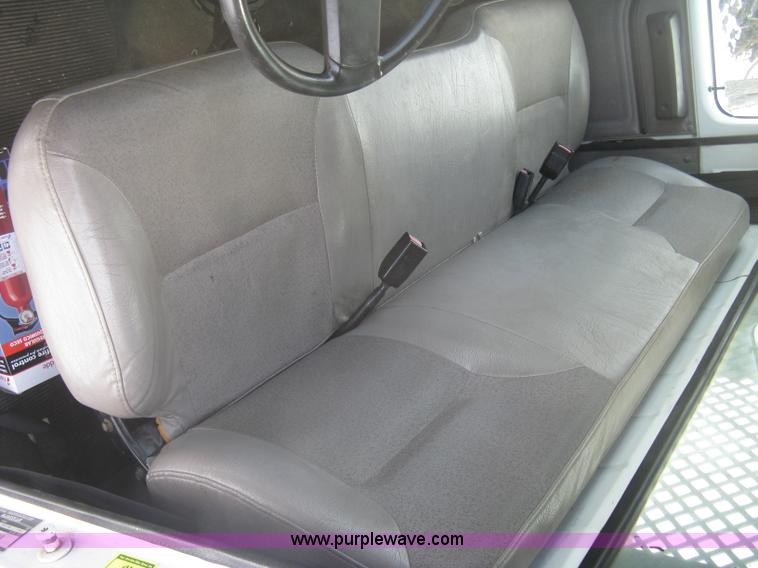 image for item K2773 2000 International 4700 flatbed truck