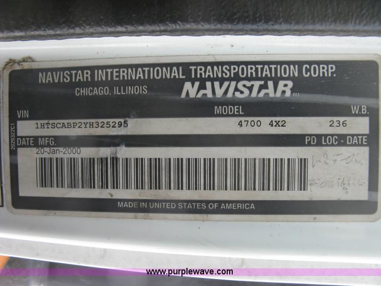 image for item K2773 2000 International 4700 flatbed truck