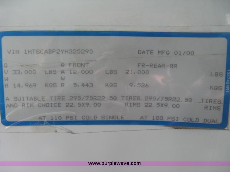 image for item K2773 2000 International 4700 flatbed truck