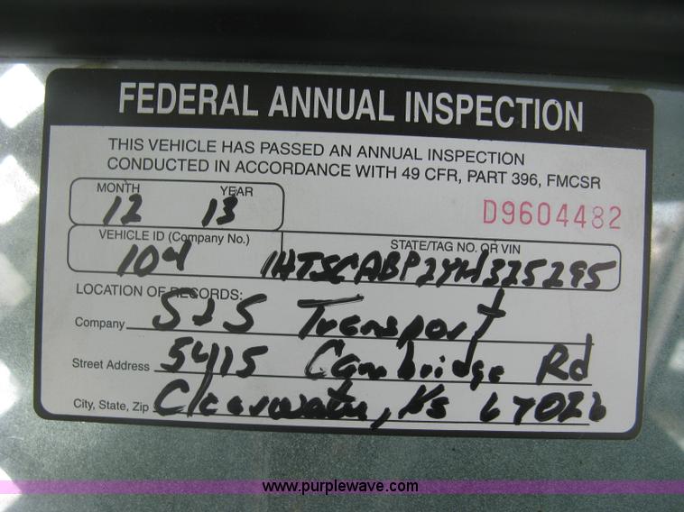 image for item K2773 2000 International 4700 flatbed truck