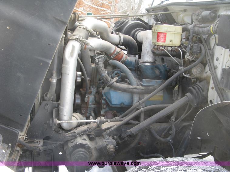 image for item K2773 2000 International 4700 flatbed truck