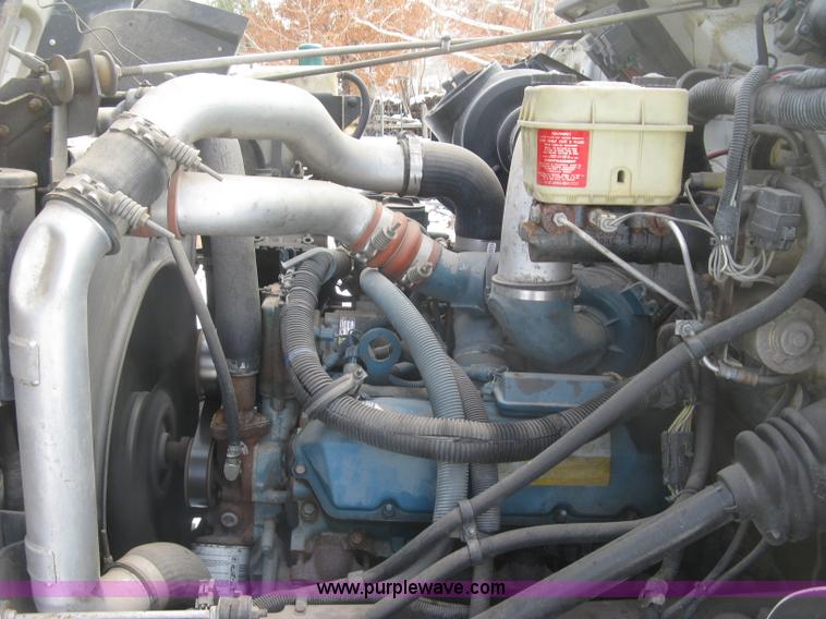 image for item K2773 2000 International 4700 flatbed truck