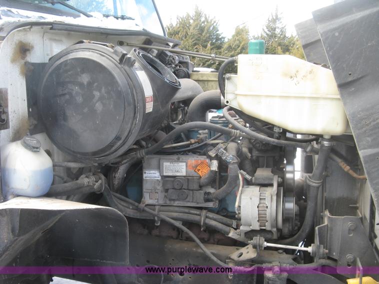 image for item K2773 2000 International 4700 flatbed truck