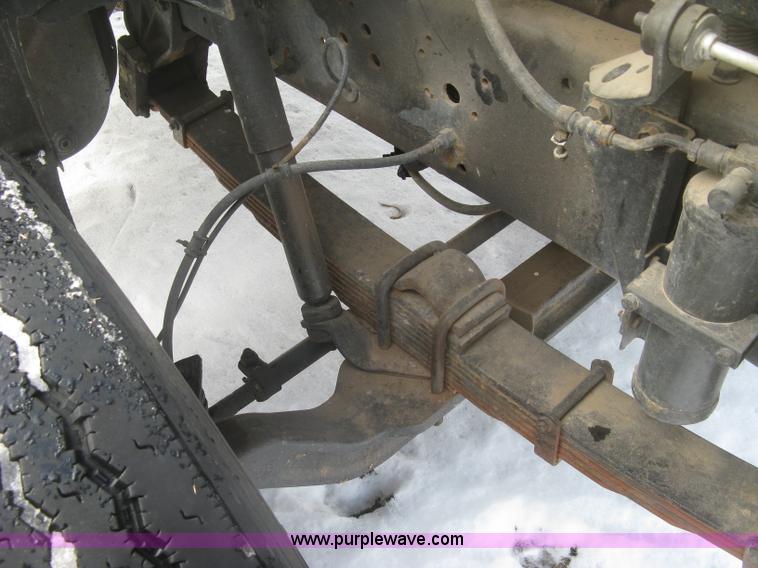 image for item K2773 2000 International 4700 flatbed truck