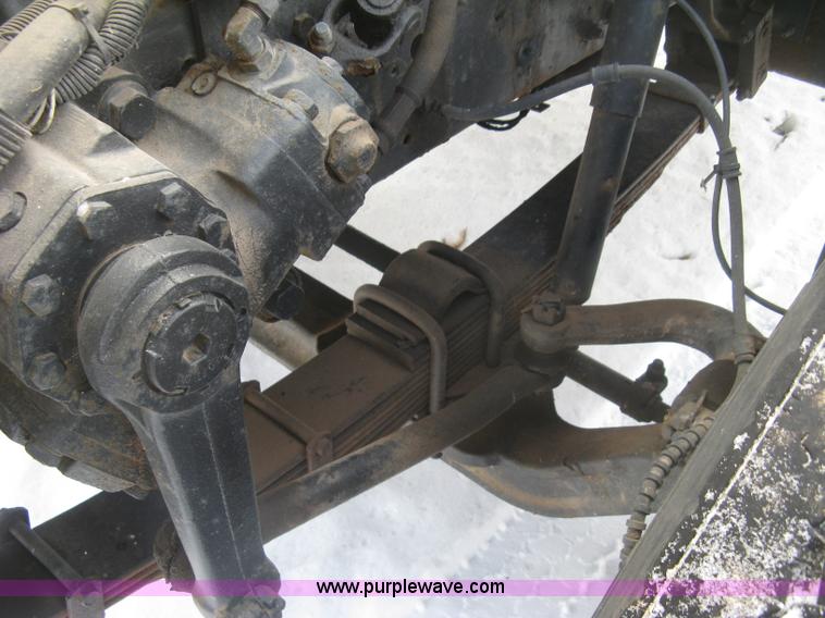 image for item K2773 2000 International 4700 flatbed truck