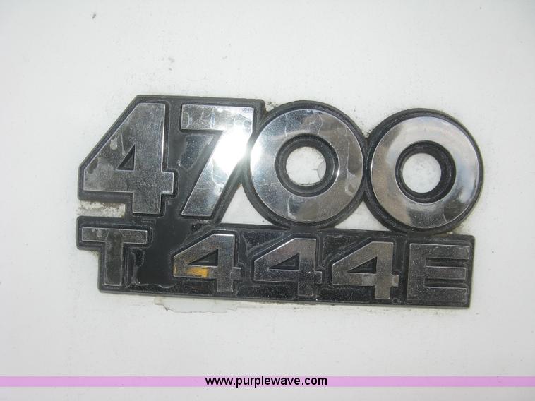 image for item K2773 2000 International 4700 flatbed truck