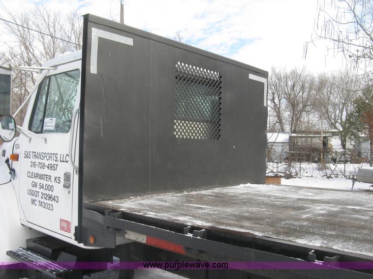 image for item K2773 2000 International 4700 flatbed truck