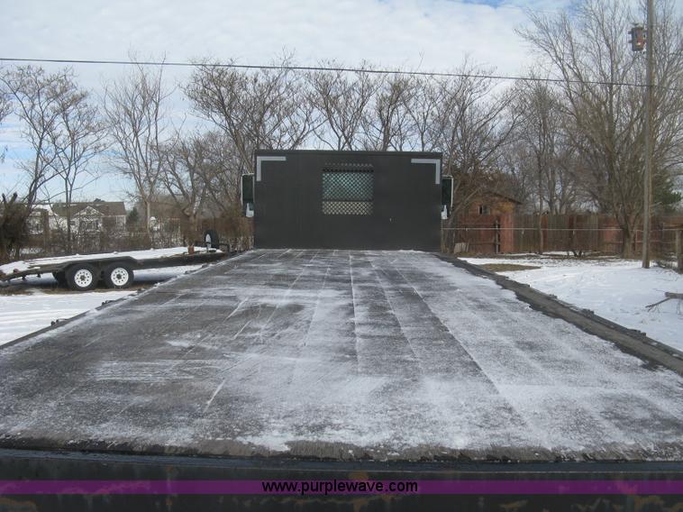 image for item K2773 2000 International 4700 flatbed truck