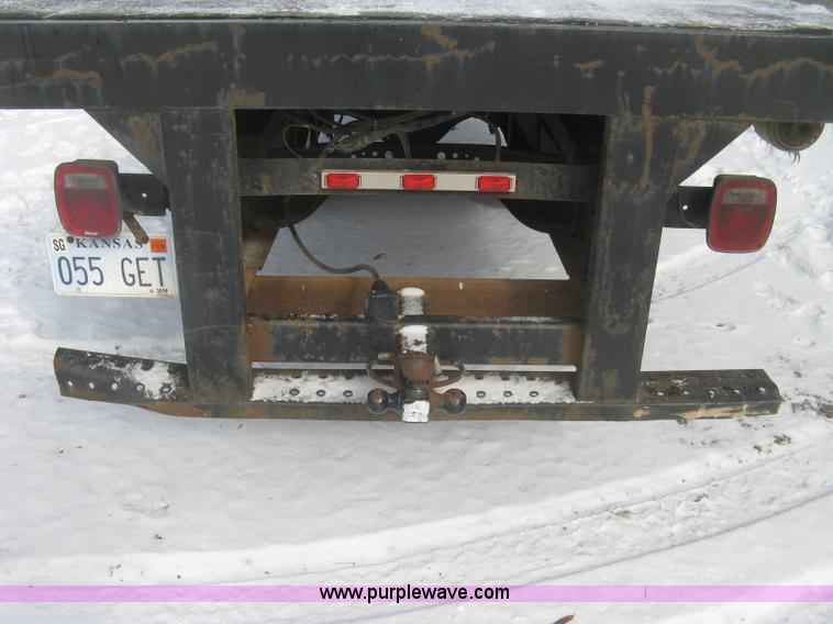 image for item K2773 2000 International 4700 flatbed truck
