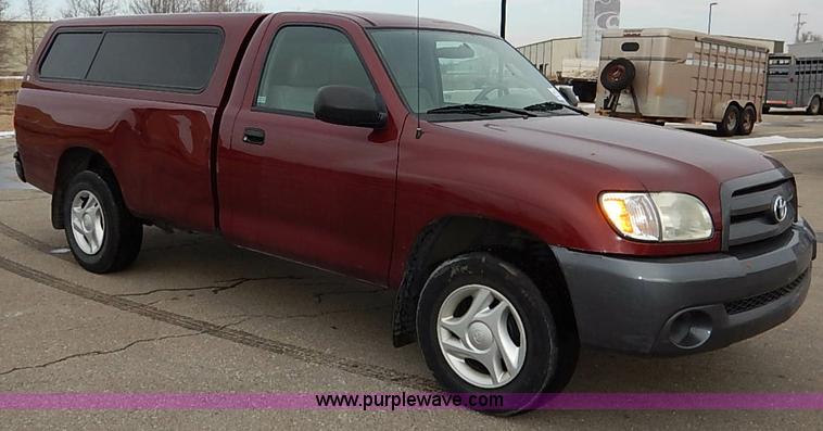 image for item K7292 2004 Toyota Tundra pickup truck