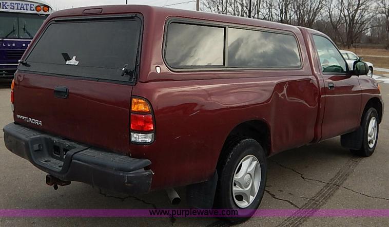 image for item K7292 2004 Toyota Tundra pickup truck