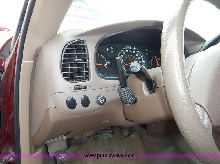 image for item K7292 2004 Toyota Tundra pickup truck