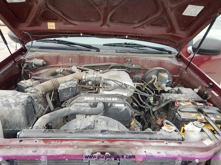 image for item K7292 2004 Toyota Tundra pickup truck