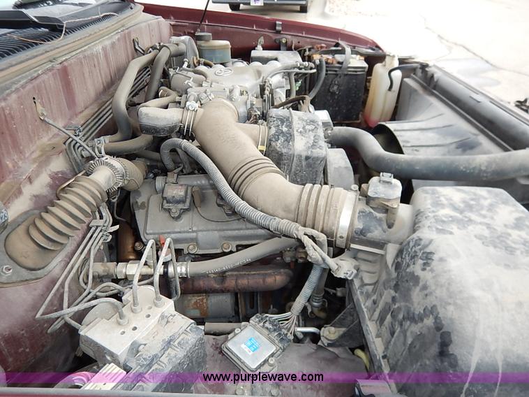 image for item K7292 2004 Toyota Tundra pickup truck