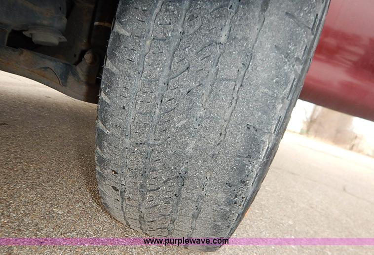 image for item K7292 2004 Toyota Tundra pickup truck