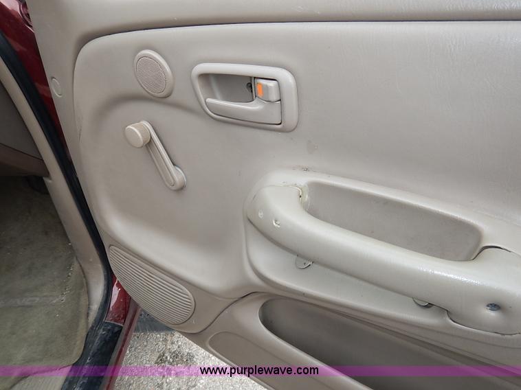 image for item K7292 2004 Toyota Tundra pickup truck