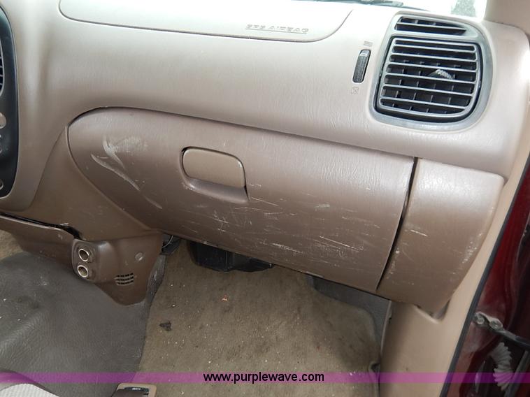 image for item K7292 2004 Toyota Tundra pickup truck