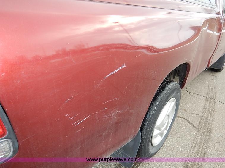 image for item K7292 2004 Toyota Tundra pickup truck