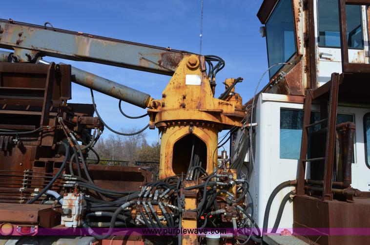 image for item Z9013 1978 Oshkosh B2344-6 proto type tire grinder truck