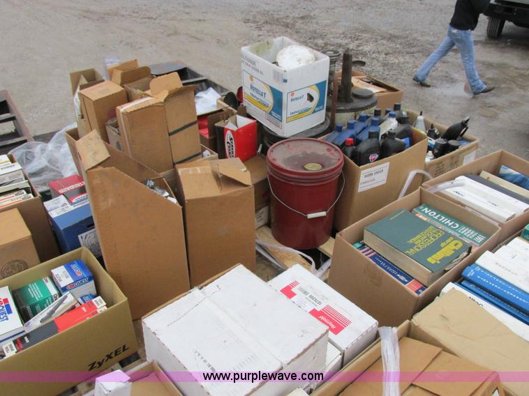 image for item Z9627 Assorted automotive parts